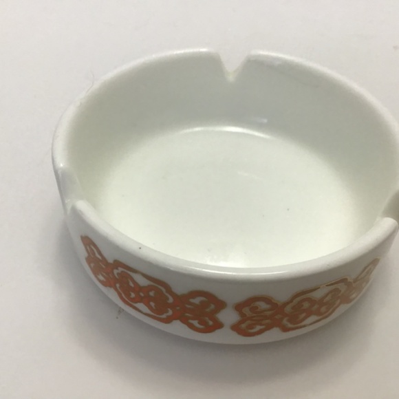 Vintage Wedgwood Metallized Bone China White Ashtray England - Picture 2 of 6